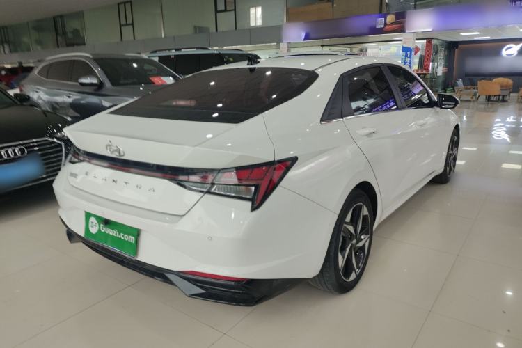Used Hyundai Elantra 2021 1.5L CVT LUX Prestige Edition Rear Right 45 Deg