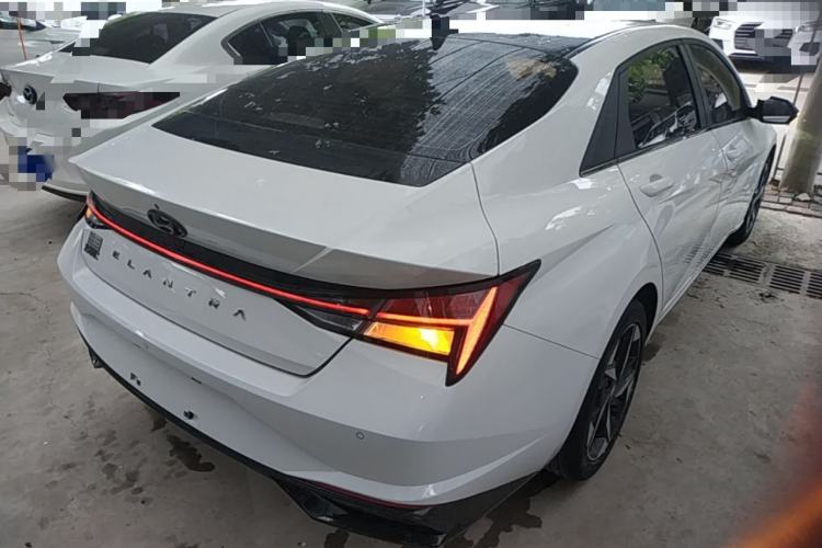 Used Hyundai Elantra 2021 1.5L CVT LUX Prestige Edition Rear Right 45 Deg