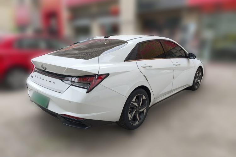 Used Hyundai Elantra 2021 1.5L CVT LUX Prestige Edition Rear Right 45 Deg