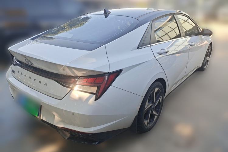 Used Hyundai Elantra 2021 1.5L CVT LUX Prestige Edition Rear Right 45 Deg