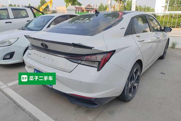 Used Hyundai Elantra 2021 1.5L CVT GLX Elite Edition Rear Right 45 Deg