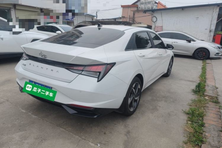 Used Hyundai Elantra 2021 1.5L CVT GLX Elite Edition Rear Right 45 Deg