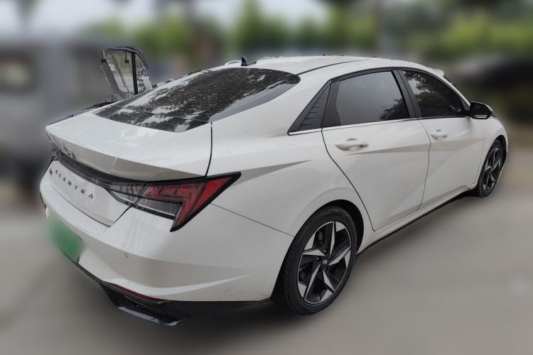 Used Hyundai Elantra 2021 1.5L CVT LUX Prestige Edition Rear Right 45 Deg