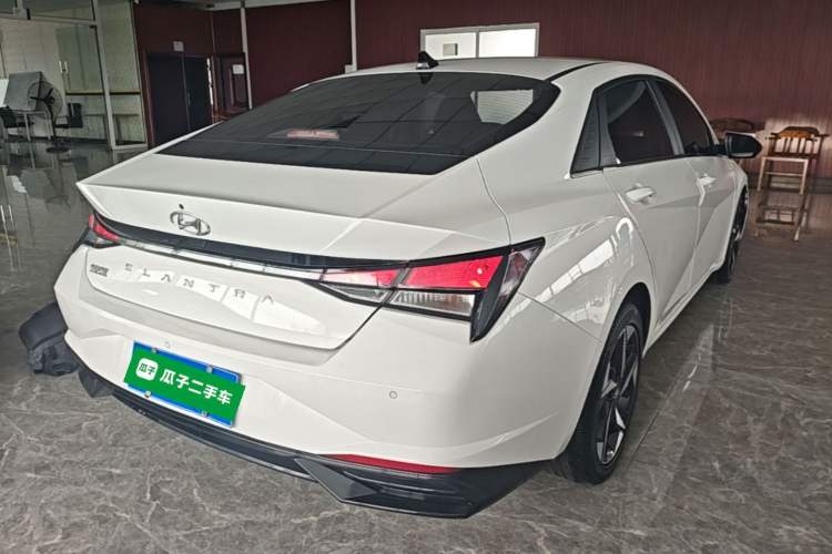 Used Hyundai Elantra 2021 1.5L CVT GLX Elite Edition Rear Right 45 Deg
