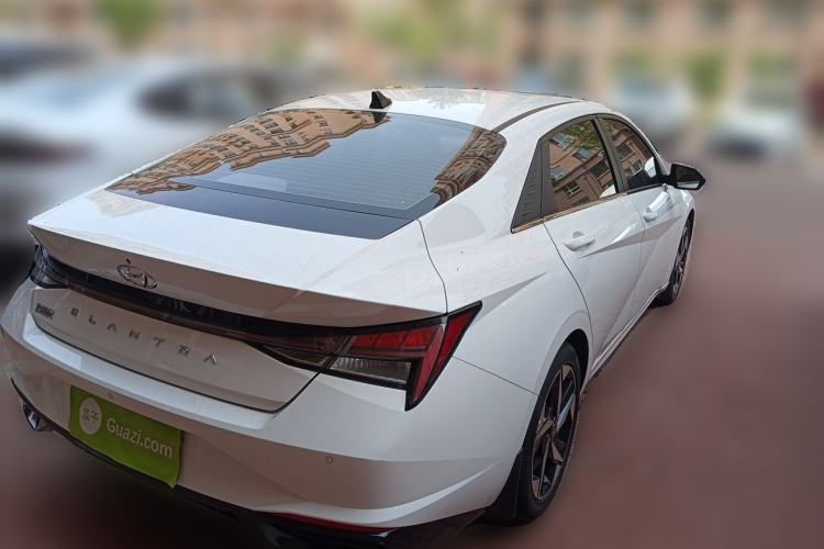 Used Hyundai Elantra 2021 1.5L CVT LUX Prestige Edition Rear Right 45 Deg