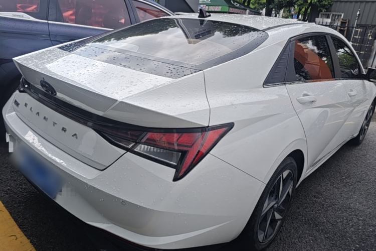 Used Hyundai Elantra 2021 1.5L CVT LUX Prestige Edition Rear Right 45 Deg