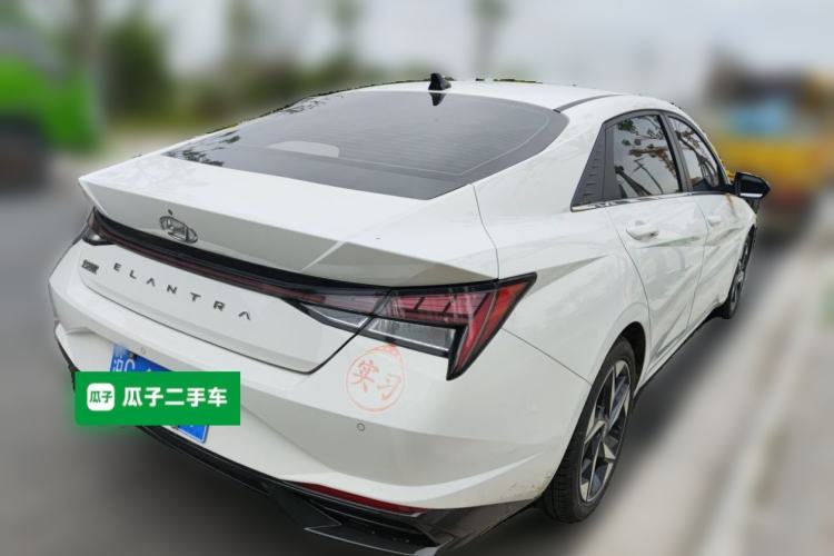 Used Hyundai Elantra 2021 1.5L CVT LUX Prestige Edition Rear Right 45 Deg