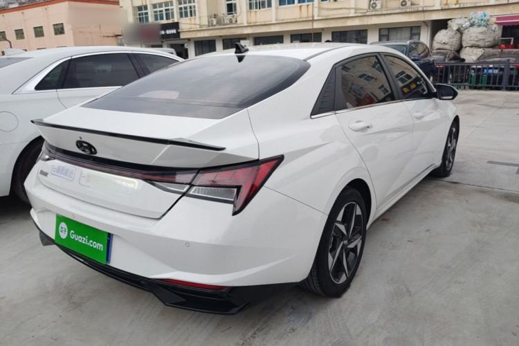 Used Hyundai Elantra 2021 1.5L CVT LUX Prestige Edition Rear Right 45 Deg