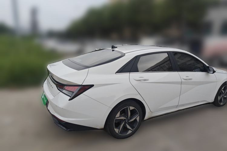 Used Hyundai Elantra 2021 1.5L CVT GLX Elite Edition Rear Right 45 Deg