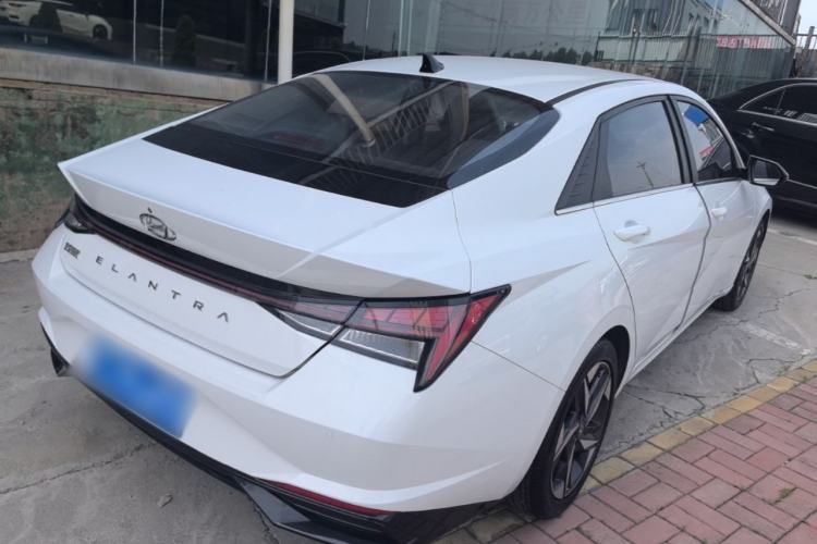 Used Hyundai Elantra 2021 1.5L CVT LUX Prestige Edition Rear Right 45 Deg