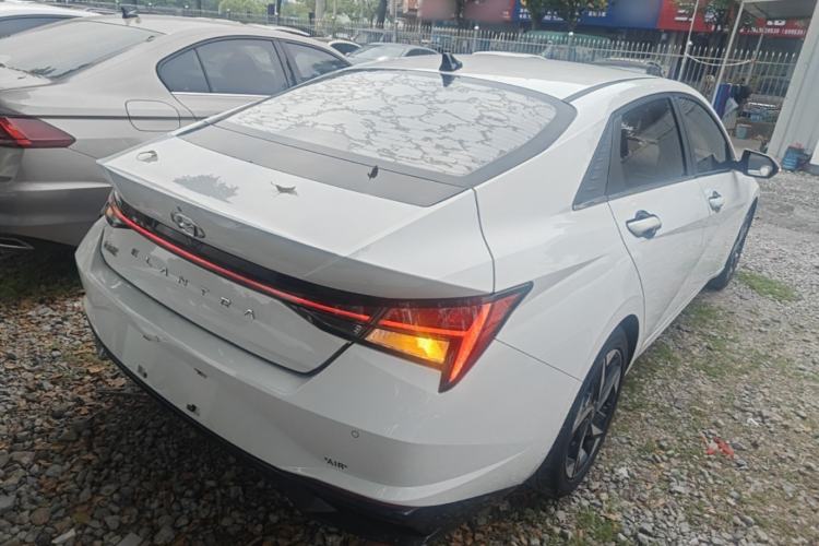 Used Hyundai Elantra 2021 1.5L CVT LUX Prestige Edition Rear Right 45 Deg