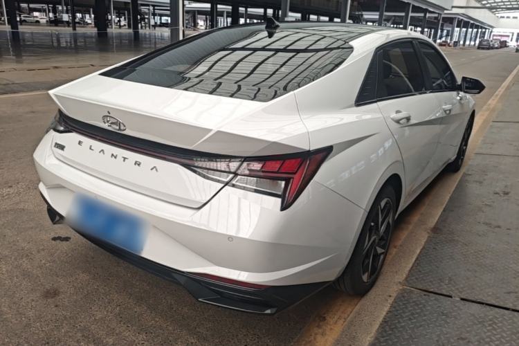 Used Hyundai Elantra 2021 1.5L CVT LUX Prestige Edition Rear Right 45 Deg