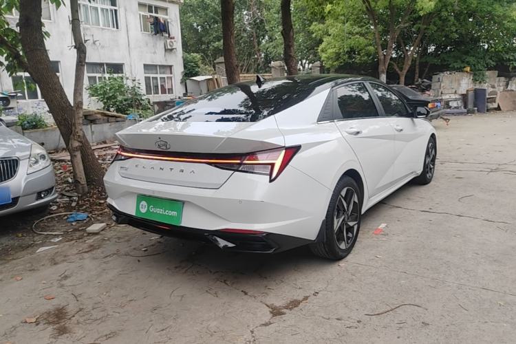 Used Hyundai Elantra 2021 1.5L CVT LUX Prestige Edition Rear Right 45 Deg