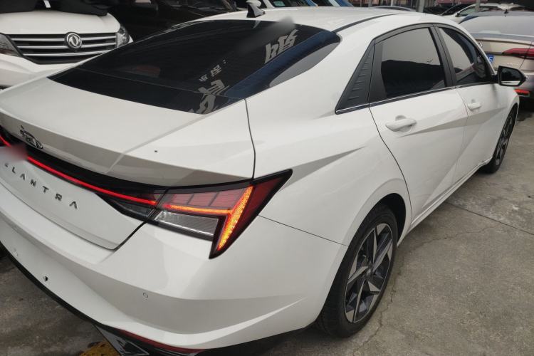 Used Hyundai Elantra 2021 1.5L CVT LUX Prestige Edition Rear Right 45 Deg
