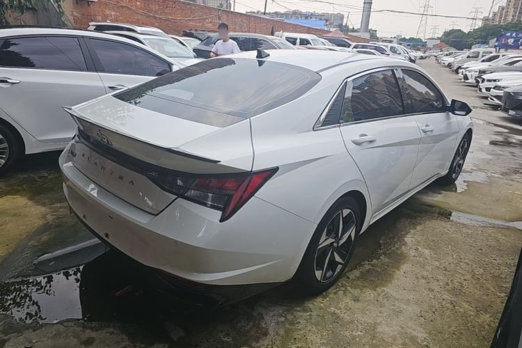 Used Hyundai Elantra 2021 1.5L CVT LUX Prestige Edition Rear Right 45 Deg