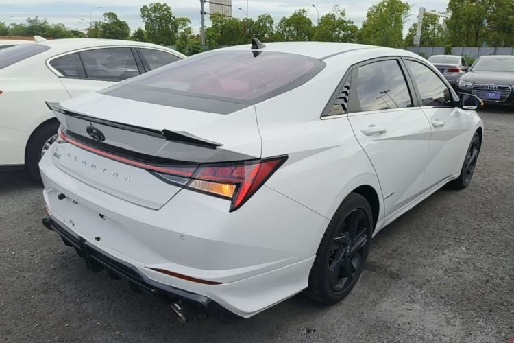 Used Hyundai Elantra 2021 1.5L CVT LUX Prestige Edition Rear Right 45 Deg