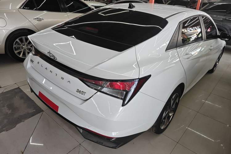 Used Hyundai Elantra 2021 1.5L CVT GLX Elite Edition Rear Right 45 Deg