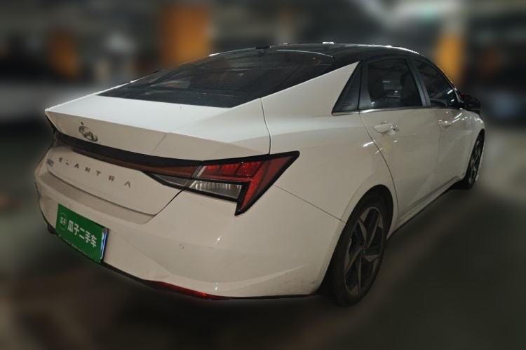 Used Hyundai Elantra 2021 1.5L CVT LUX Prestige Edition Rear Right 45 Deg