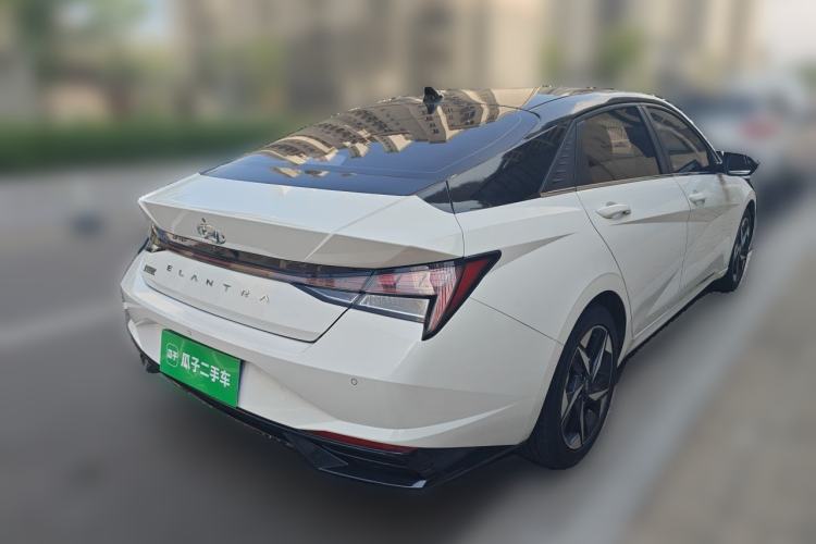 Used Hyundai Elantra 2021 1.5L CVT LUX Prestige Edition Rear Right 45 Deg