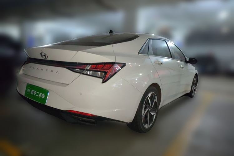 Used Hyundai Elantra 2021 1.5L CVT LUX Prestige Edition Rear Right 45 Deg
