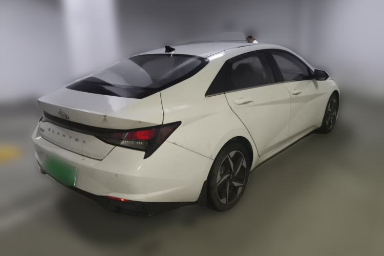Used Hyundai Elantra 2021 1.5L CVT LUX Prestige Edition Rear Right 45 Deg
