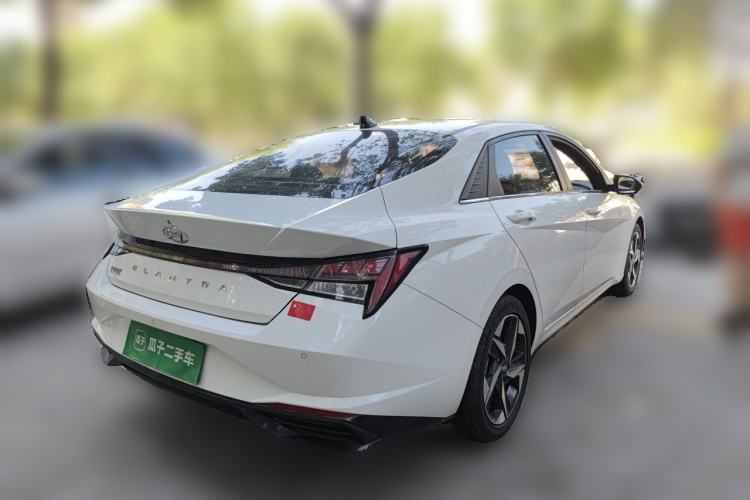 Used Hyundai Elantra 2021 1.5L CVT LUX Prestige Edition Rear Right 45 Deg