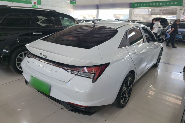 Used Hyundai Elantra 2021 1.5L CVT LUX Prestige Edition Rear Right 45 Deg