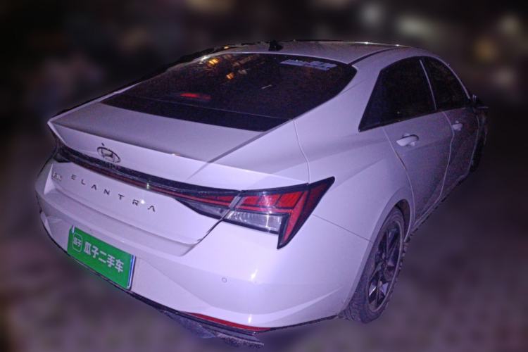 Used Hyundai Elantra 2021 1.5L CVT LUX Prestige Edition Rear Right 45 Deg