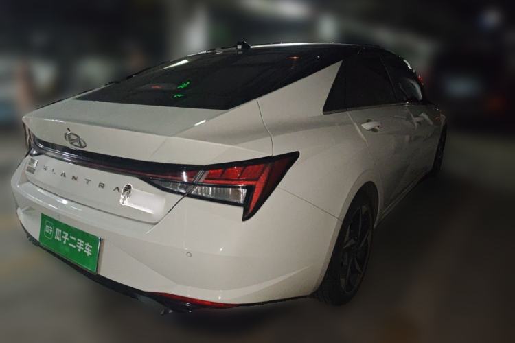 Used Hyundai Elantra 2021 1.5L CVT LUX Prestige Edition Rear Right 45 Deg