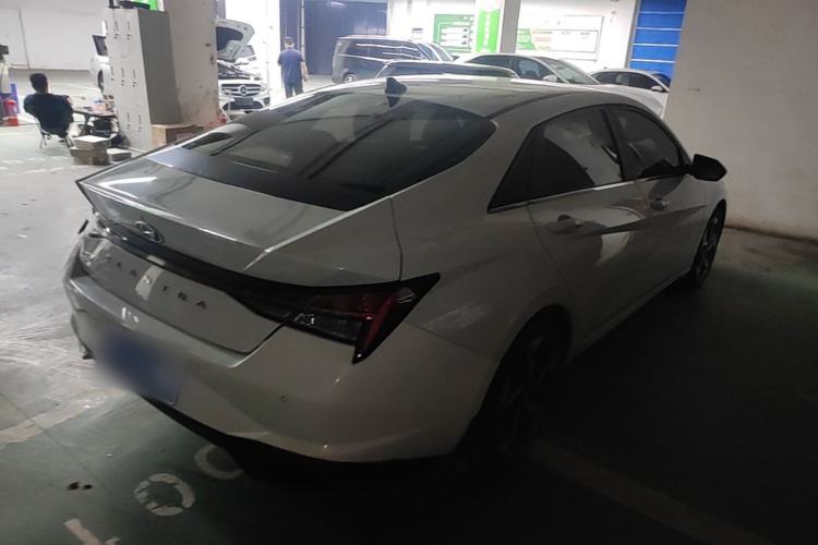 Used Hyundai Elantra 2021 1.5L CVT LUX Prestige Edition Rear Right 45 Deg