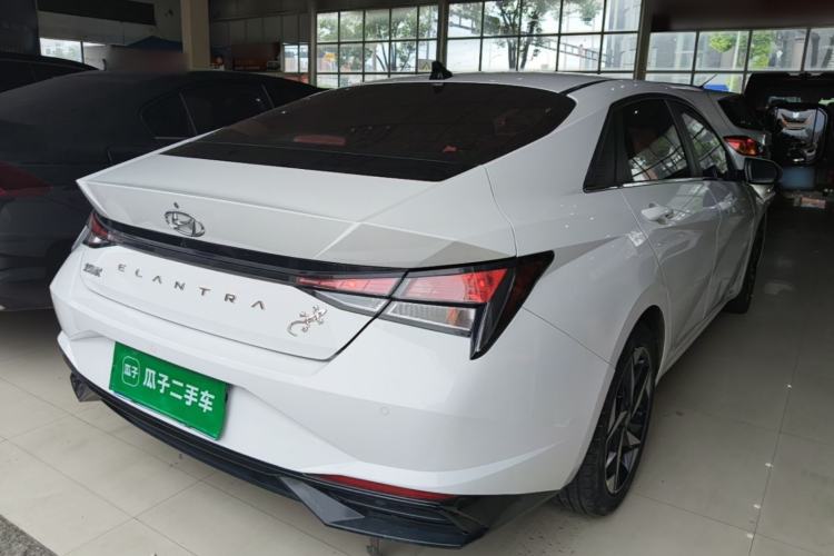 Used Hyundai Elantra 2021 1.5L CVT GLX Elite Edition Rear Right 45 Deg