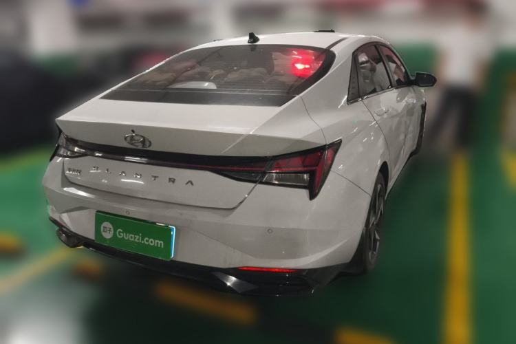 Used Hyundai Elantra 2021 1.5L CVT LUX Prestige Edition Rear Right 45 Deg