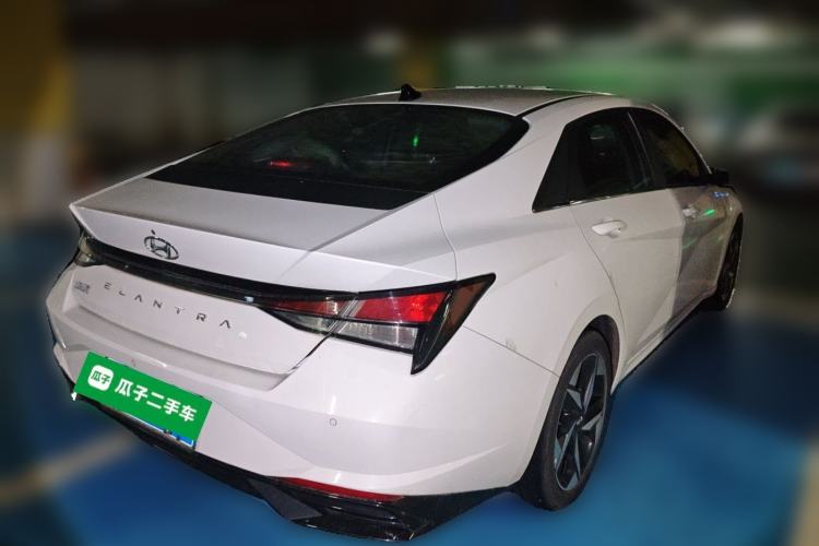 Used Hyundai Elantra 2021 1.5L CVT GLX Elite Edition Rear Right 45 Deg