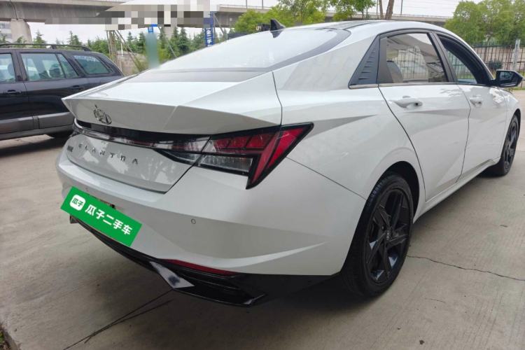 Used Hyundai Elantra 2021 1.5L CVT GLX Elite Edition Rear Right 45 Deg
