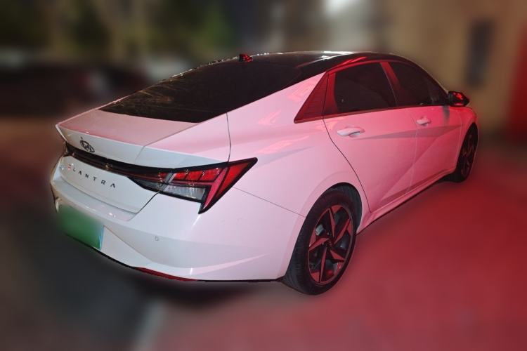 Used Hyundai Elantra 2021 1.5L CVT LUX Prestige Edition Rear Right 45 Deg