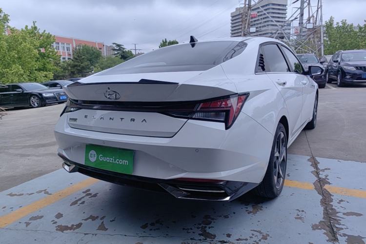 Used Hyundai Elantra 2021 1.5L CVT GLX Elite Edition Rear Right 45 Deg