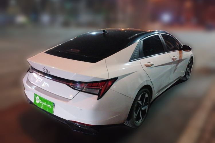 Used Hyundai Elantra 2021 1.5L CVT LUX Prestige Edition Rear Right 45 Deg