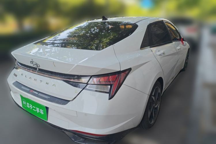 Used Hyundai Elantra 2021 1.5L CVT LUX Prestige Edition Rear Right 45 Deg