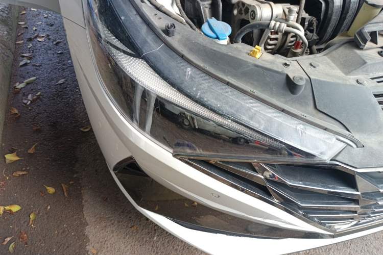 Used Hyundai Elantra 2021 1.5L CVT GLX Elite Edition Right Front Headlight