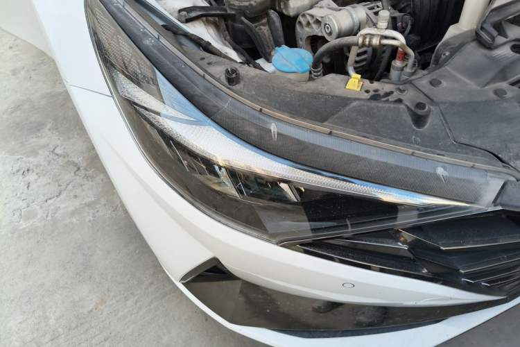 Used Hyundai Elantra 2021 1.5L CVT GLX Elite Edition Right Front Headlight