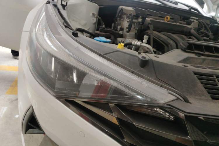 Used Hyundai Elantra 2021 1.5L CVT LUX Prestige Edition Right Front Headlight