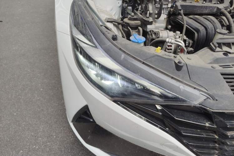 Used Hyundai Elantra 2021 1.5L CVT LUX Prestige Edition Right Front Headlight