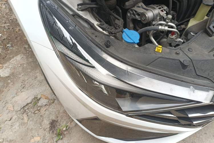 Used Hyundai Elantra 2021 1.5L CVT GLX Elite Edition Right Front Headlight