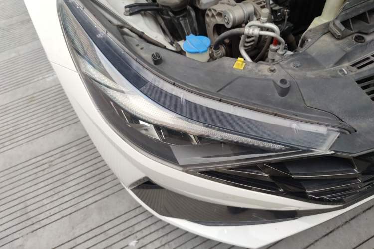 Used Hyundai Elantra 2021 1.5L CVT GLX Elite Edition Right Front Headlight