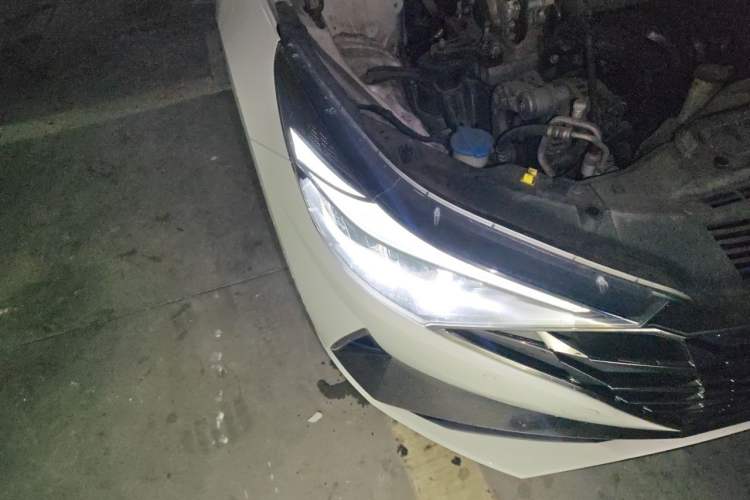 Used Hyundai Elantra 2021 1.5L CVT LUX Prestige Edition Right Front Headlight
