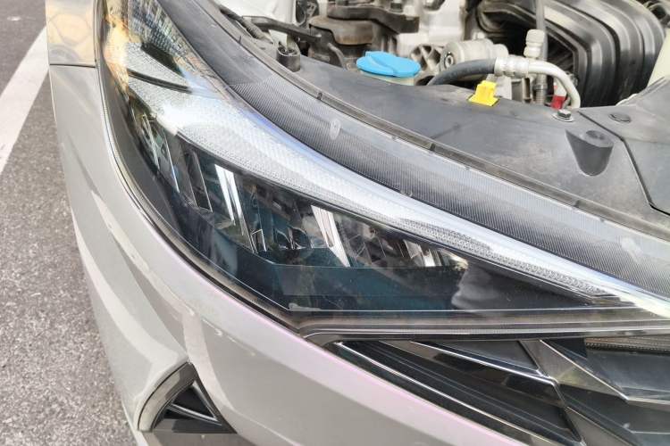 Used Hyundai Elantra 2021 1.5L CVT LUX Prestige Edition Right Front Headlight