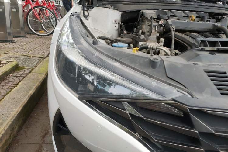 Used Hyundai Elantra 2021 1.5L CVT LUX Prestige Edition Right Front Headlight
