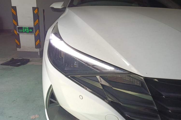 Used Hyundai Elantra 2021 1.5L CVT LUX Prestige Edition Right Front Headlight