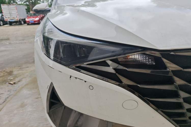 Used Hyundai Elantra 2021 1.5L CVT LUX Prestige Edition Right Front Headlight