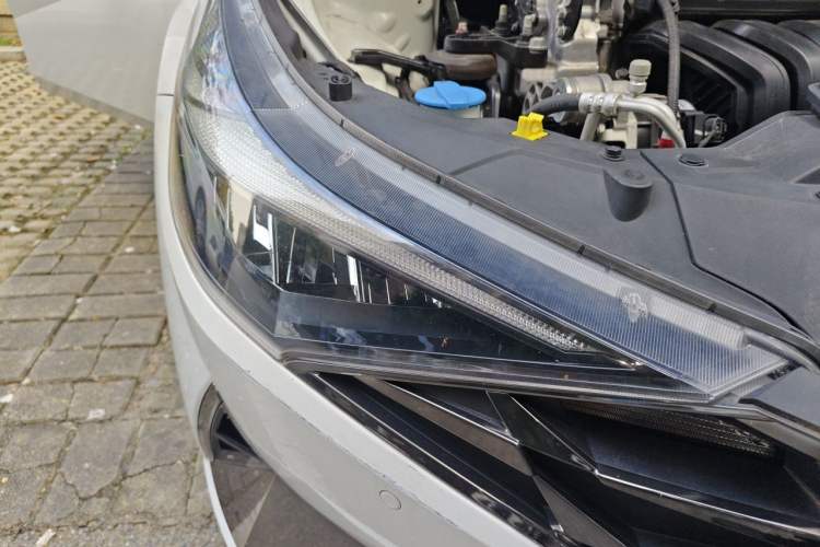 Used Hyundai Elantra 2021 1.5L CVT GLX Elite Edition Right Front Headlight